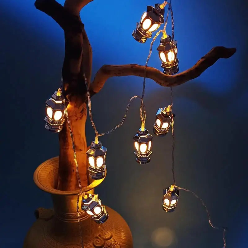 Xingyue Castle Kerosene Lamp with Lighting Chain
